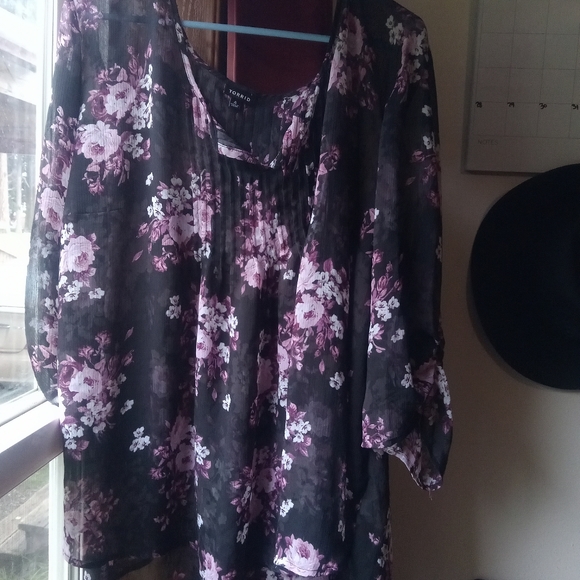 torrid Tops - Torrid, Plus Size Sheer Floral Blouse Top Quater Sleeve